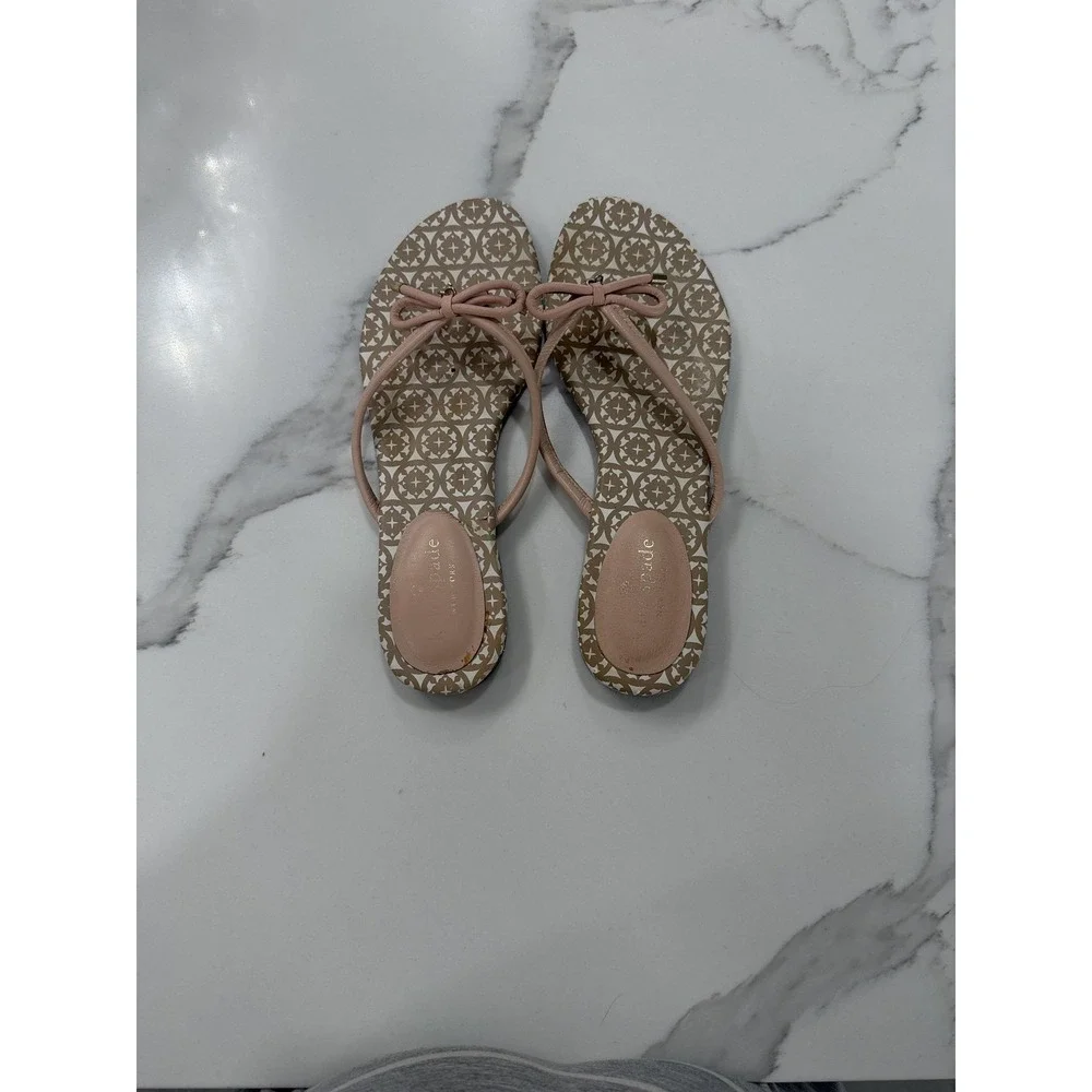 Kate Spade Sandals Shoes Womens‎ Size 7 Beige Pink Bow Thong Logo Print Flat